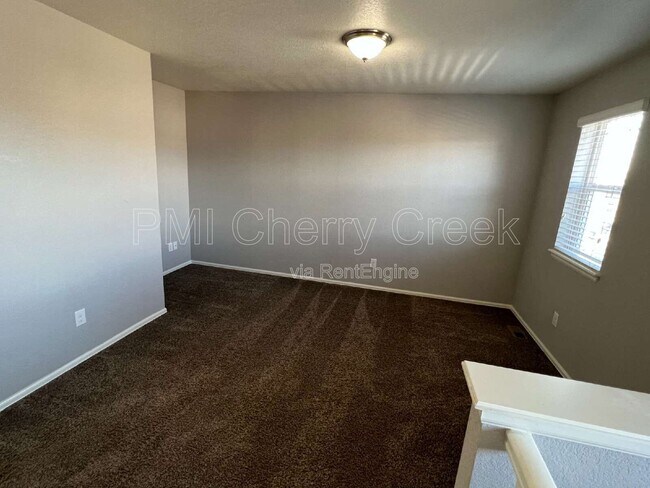 Building Photo - 22472 E Union Cir