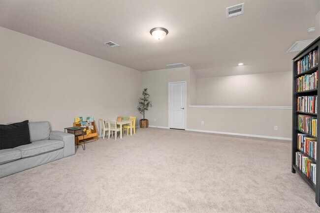 Building Photo - 2221 Hay Field Ct