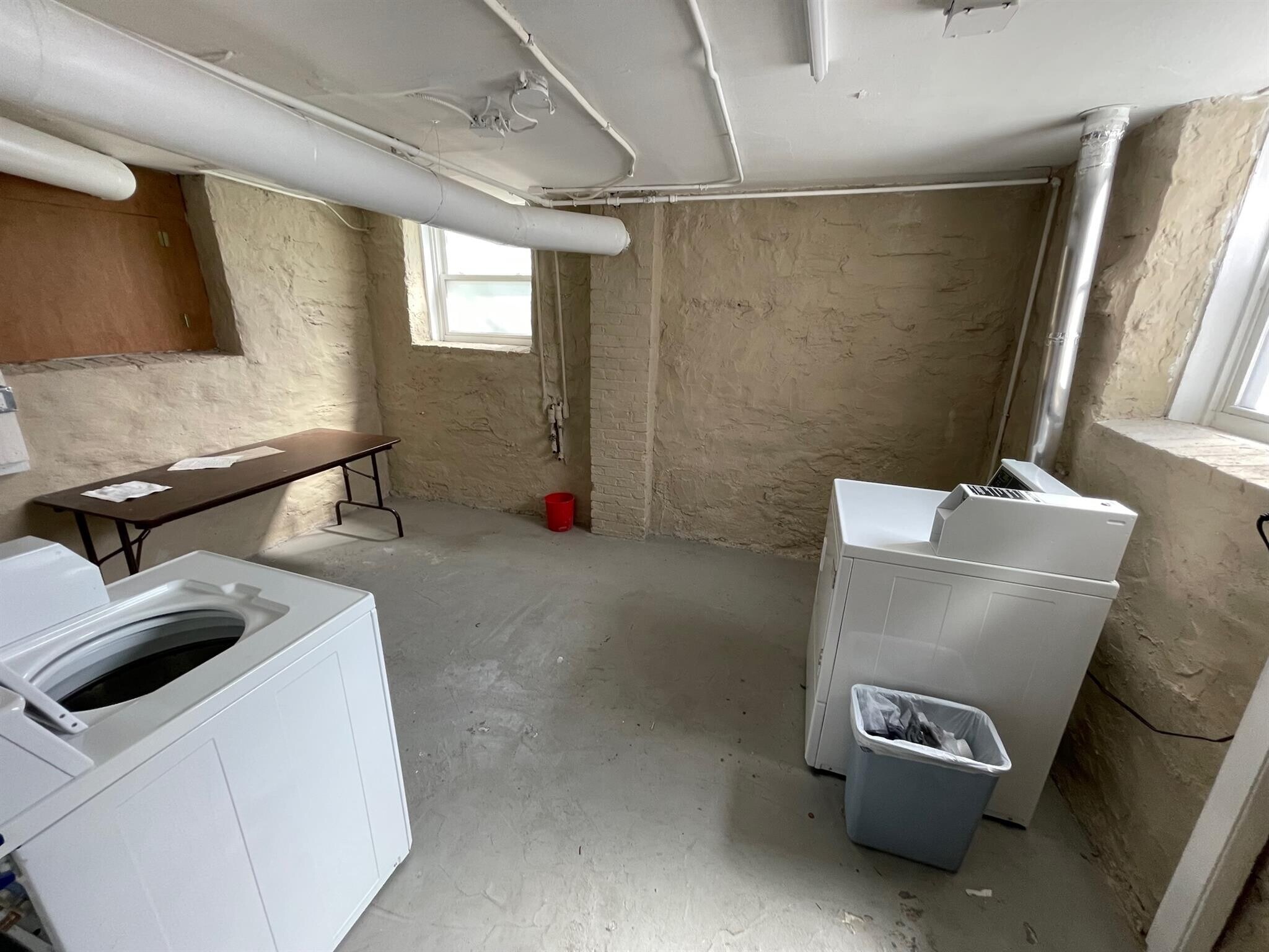 Building Photo - 146 Highland Ave