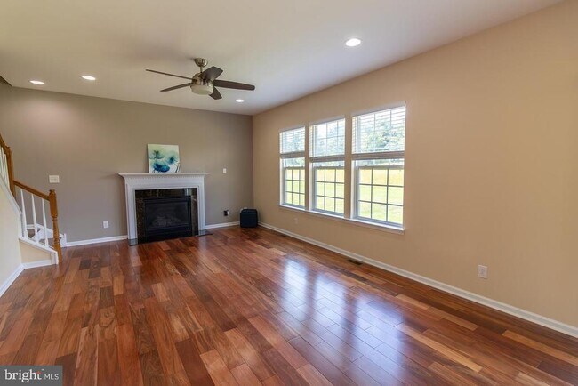 Building Photo - 823 S Haines Cir