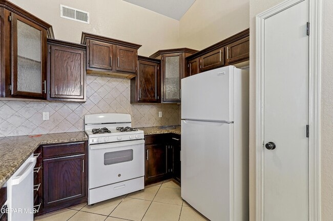 Building Photo - 14336 Desert Sage Dr