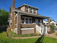 Building Photo - 422 E Fifth St