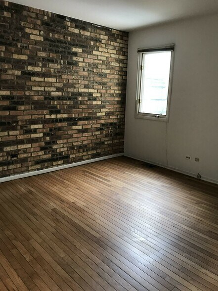 Building Photo - 1251 W Belden Ave