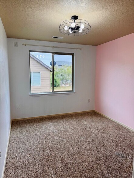 Bedroom #3 - 38438 Galway St