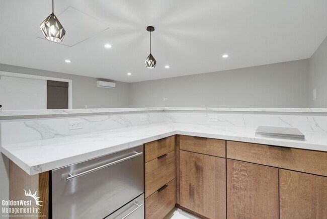 Building Photo - Stunningly Renovated 3Bdm 2Ba Home + Casita in Poway!