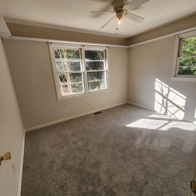 Building Photo - 60 Stallings Rd