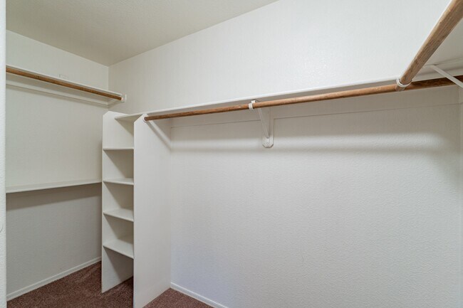 Building Photo - 8220 N Freshwater Ln