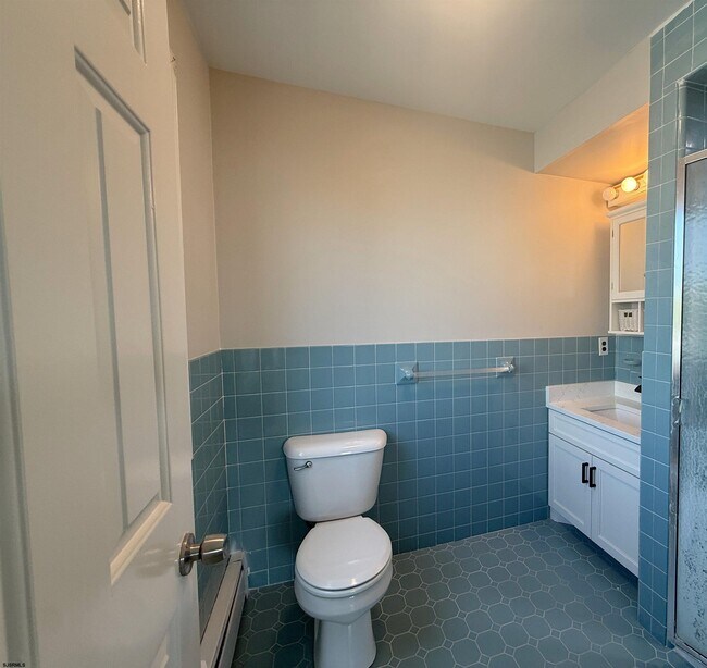 Building Photo - 303 Windsor Dr