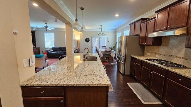 Building Photo - 4750 Sanderling St