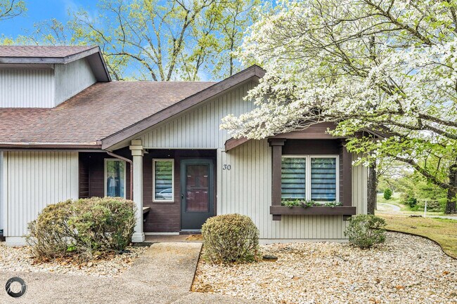 Building Photo - 30 Lunsford Ln