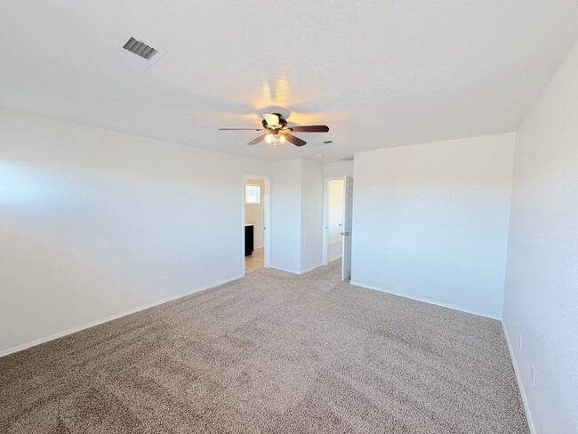 Building Photo - Beautiful 3 Bedroom Home in Montecito Estates area on Albuquerque's Westside. Refrigerated Air! O...