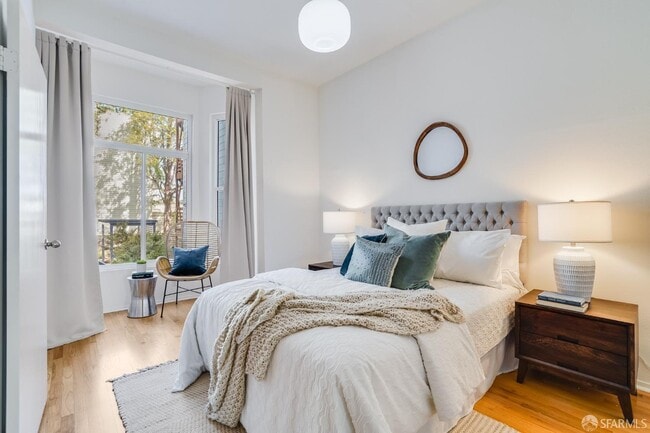 Building Photo - 490 Clipper St