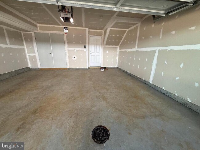Building Photo - 3809 Shale Rdg Rd