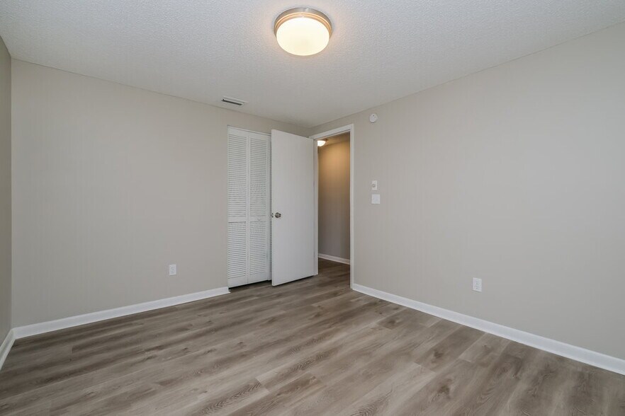 Building Photo - 12526 Cardiff Dr