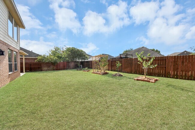 Building Photo - 8627 Sweet Pasture Dr