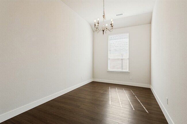 Building Photo - 1665 Sheldon Dr