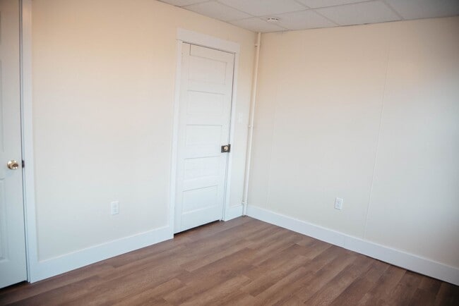 Building Photo - 5972 Pine St