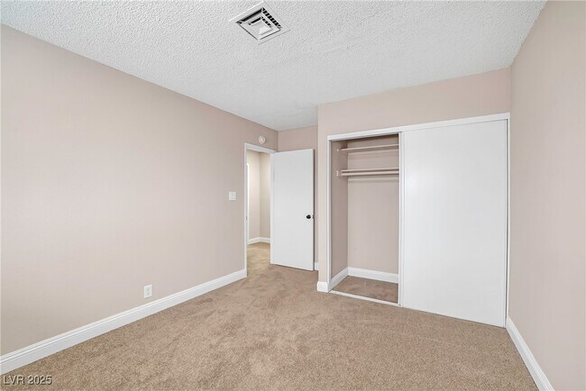 Building Photo - 4431 El Campana Way