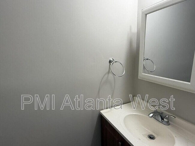 Building Photo - 1462 St Michael Ave