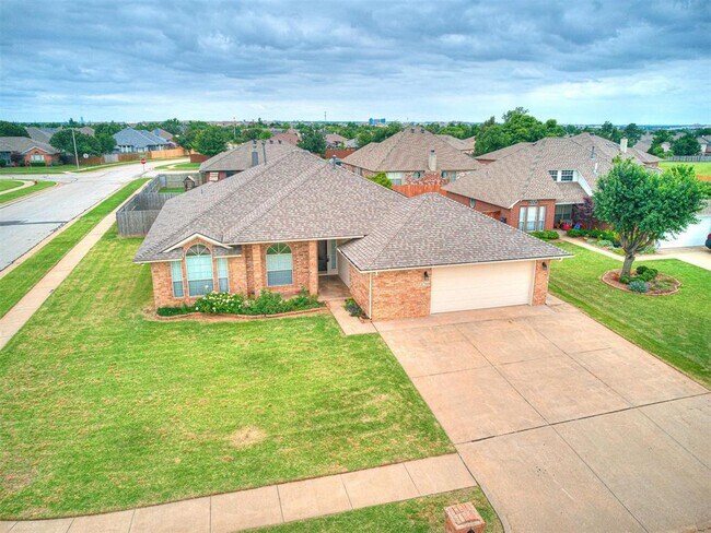 Building Photo - 2700 NW 161st Cir