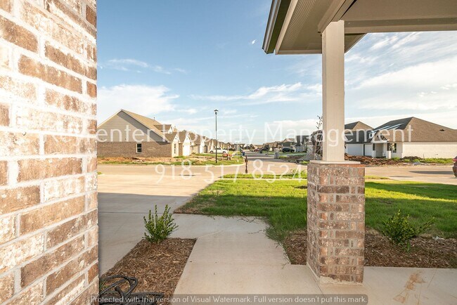 Building Photo - BRAND NEW 4 BEDROOM SIMMONS HOME IN BIXBY!!!