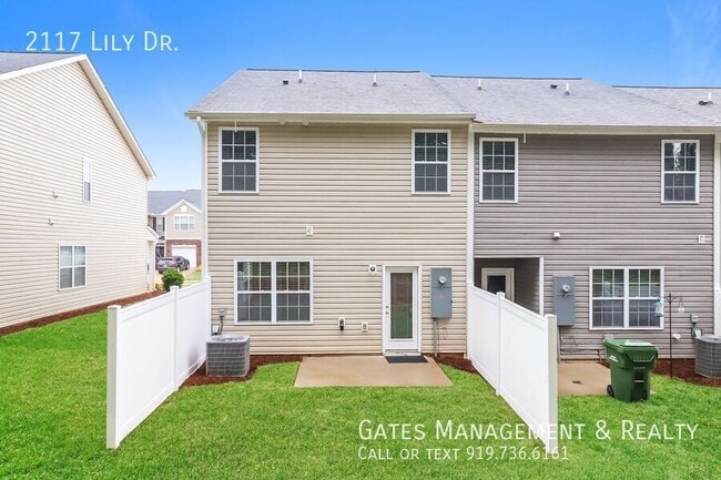 Building Photo - 2117 Lily Dr