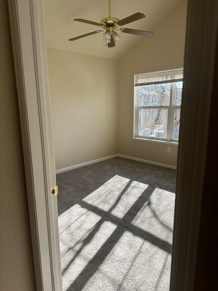 Building Photo - 5225 White Willow Dr