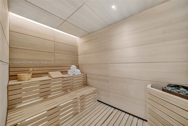 Building Photo - 175-125 3303
