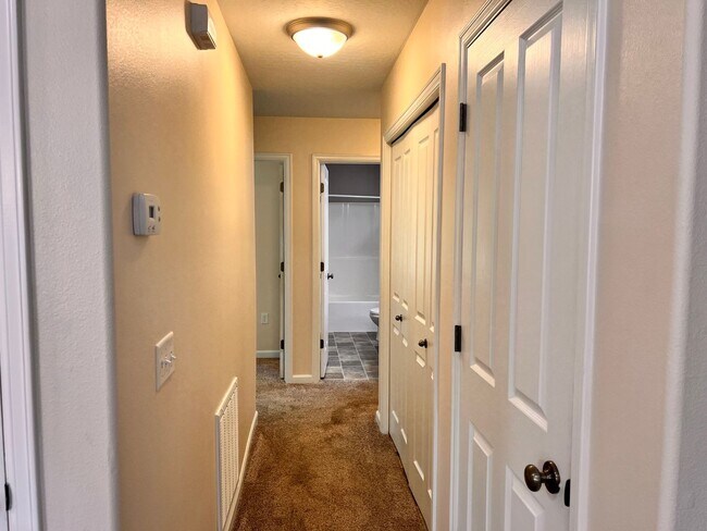Building Photo - Spacious 3-bedroom, 2 bath in Lolo, MT!!