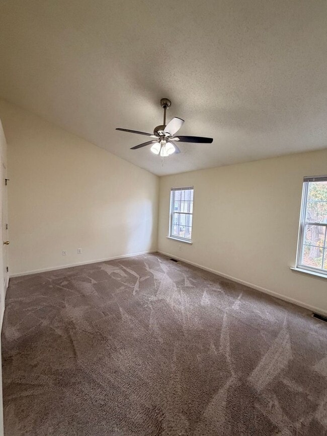 Building Photo - 606 Windbrook Cir