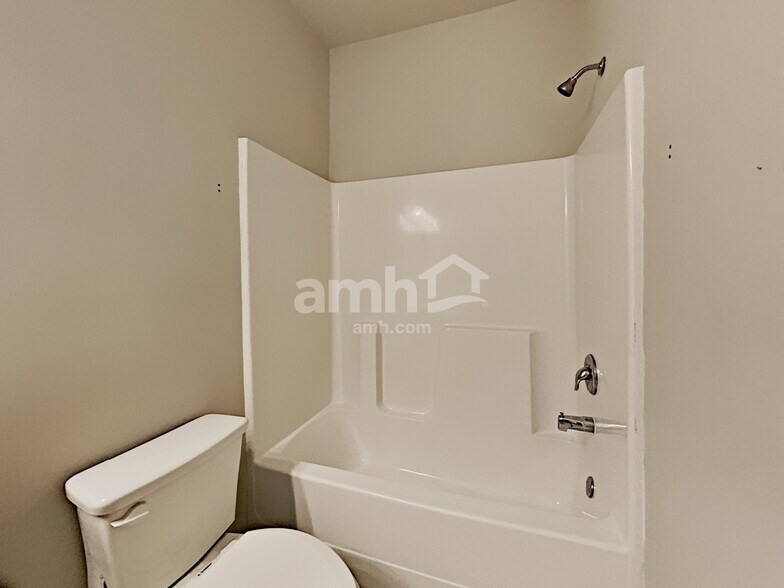 Building Photo - 3876 Woodoats Cir