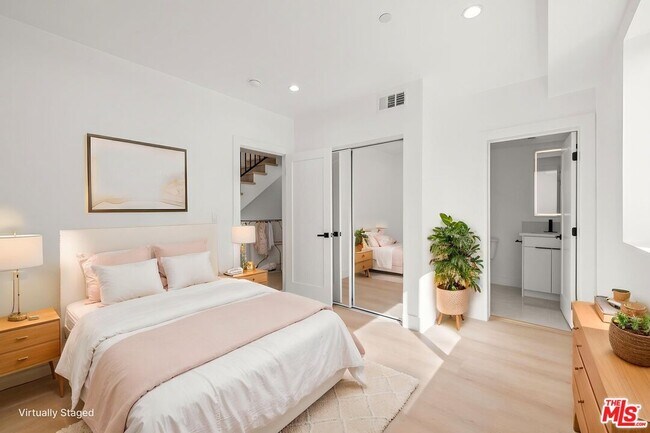 Building Photo - 1933 Magnolia Ave