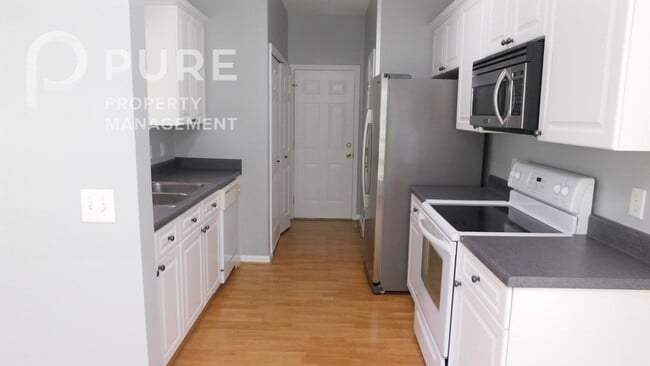 Building Photo - 632 Forest Lakes Dr