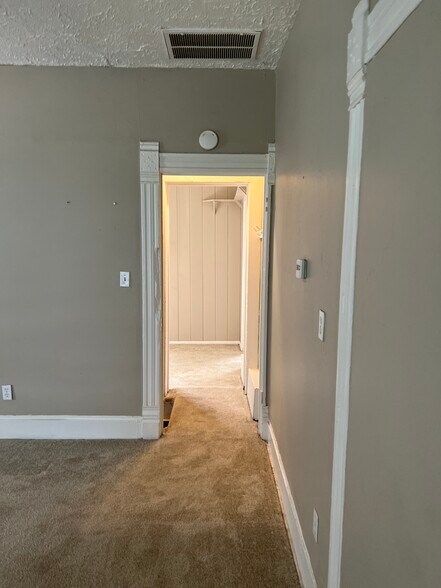 Building Photo - 315 E St Vrain St