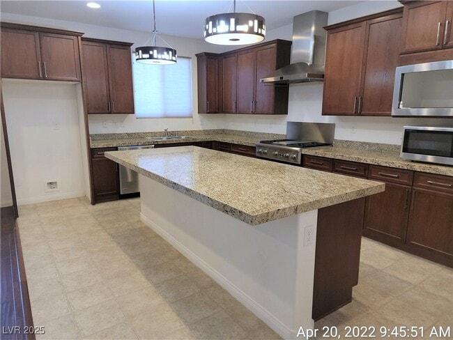 Building Photo - 10465 Saddle Mountain St