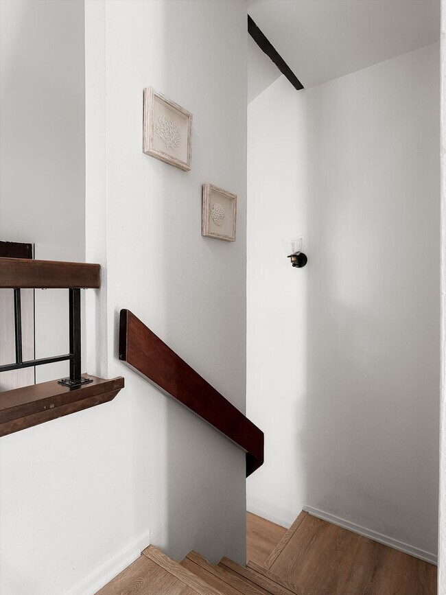 Building Photo - Catch the Wave of Modern Comfort at Our Reef Oasis