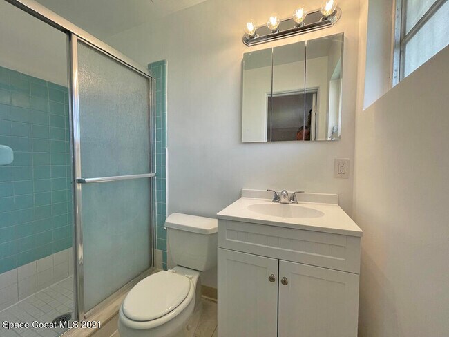 Building Photo - 265 Cherry Ave