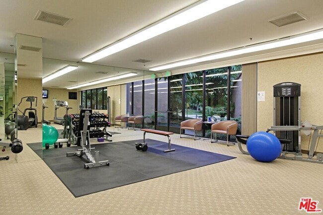 Building Photo - 2142 Century Park Ln