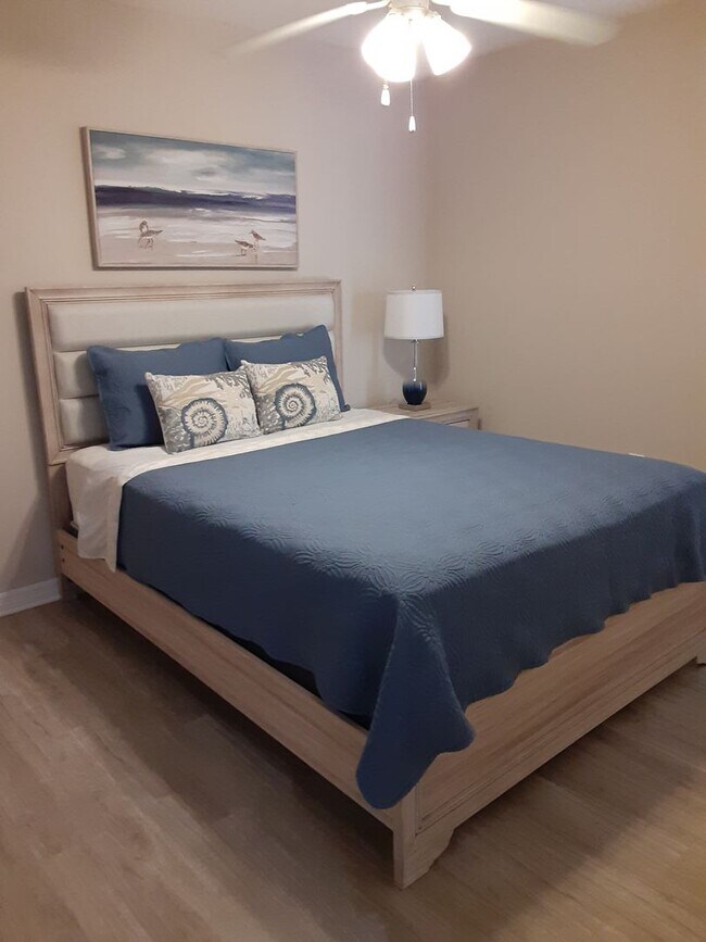 Building Photo - Stunning Short Term Rental!