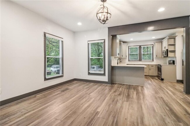 Building Photo - 1393 Westview Dr SW