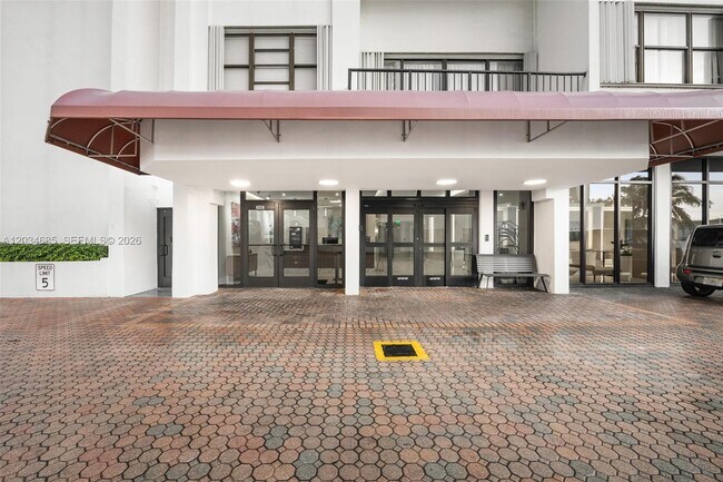Building Photo - 2401 S Ocean Dr