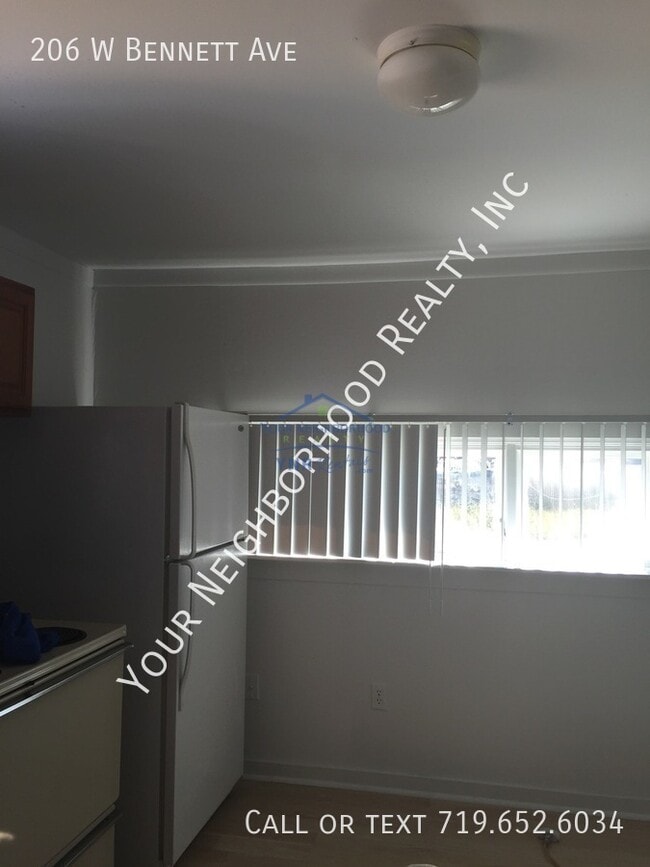 Building Photo - 206 W Bennett Ave