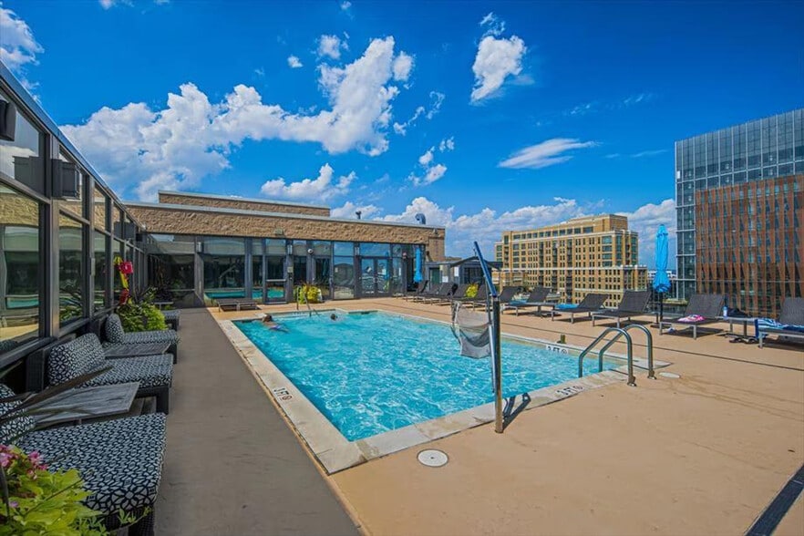 Building Photo - 1405 S Fern St