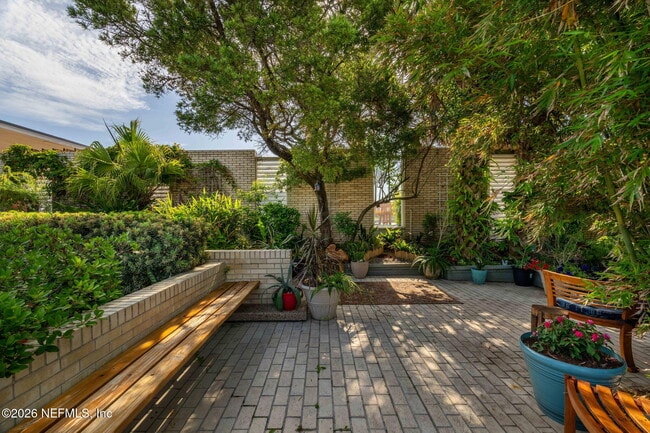 Building Photo - 2337 Seminole Rd