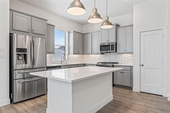 Building Photo - 7818 Starfish Arbor Dr