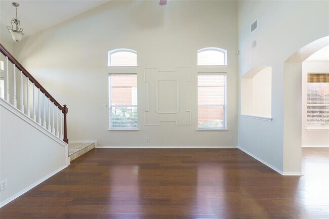 Building Photo - 8528 Harrier Dr