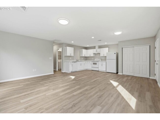 Building Photo - 610 N Earl St