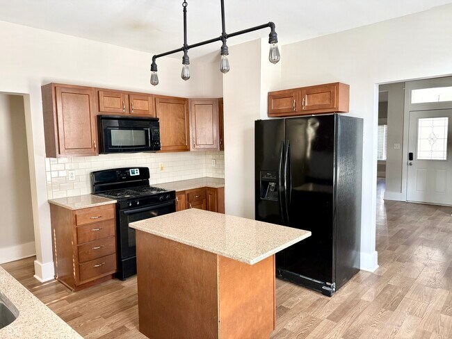 Building Photo - 717 Parkway Ave