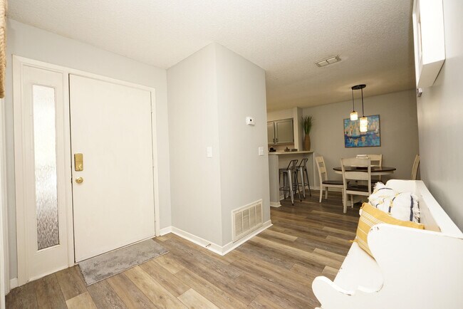 Building Photo - 55 Bay Dr