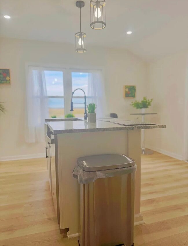 Building Photo - 2705 S Battlefield Blvd